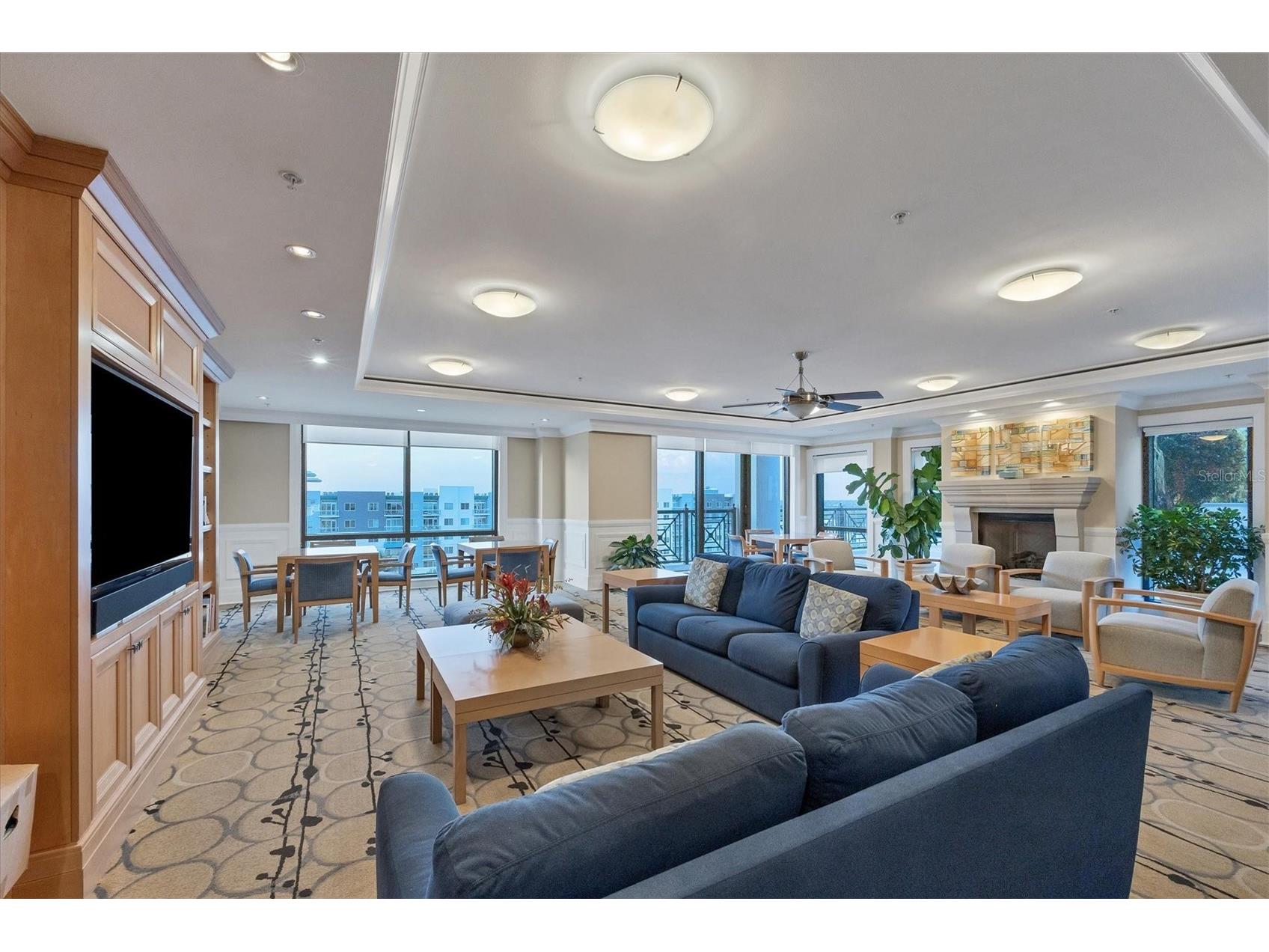 50 Central Ave #16-C Sarasota FL 34236 A4689102 image42