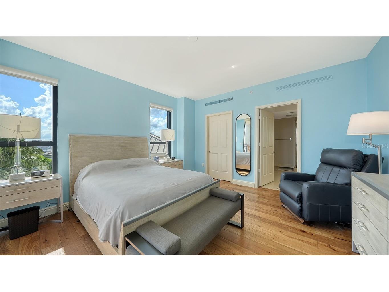 50 Central Avenue #11A Sarasota FL 34236 A4660043 image18