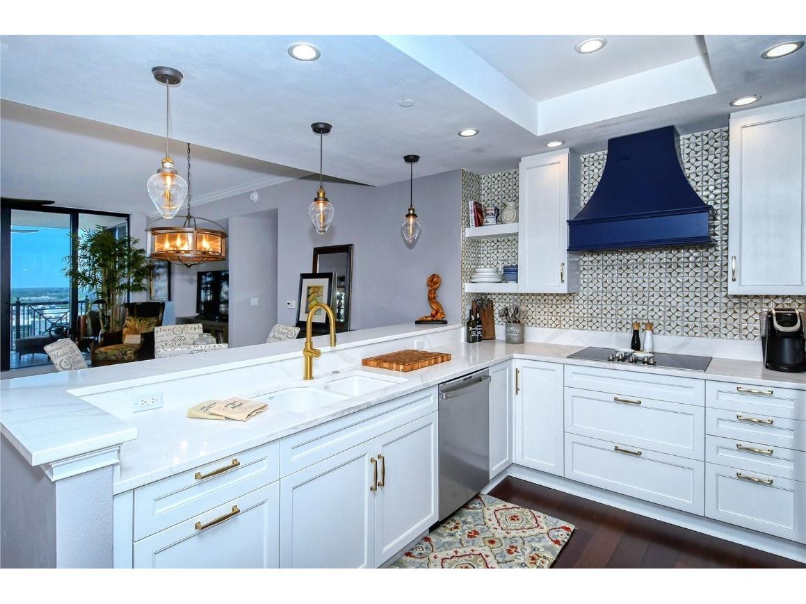 50 Central Avenue #14B Sarasota FL 34236 A4568847 image24