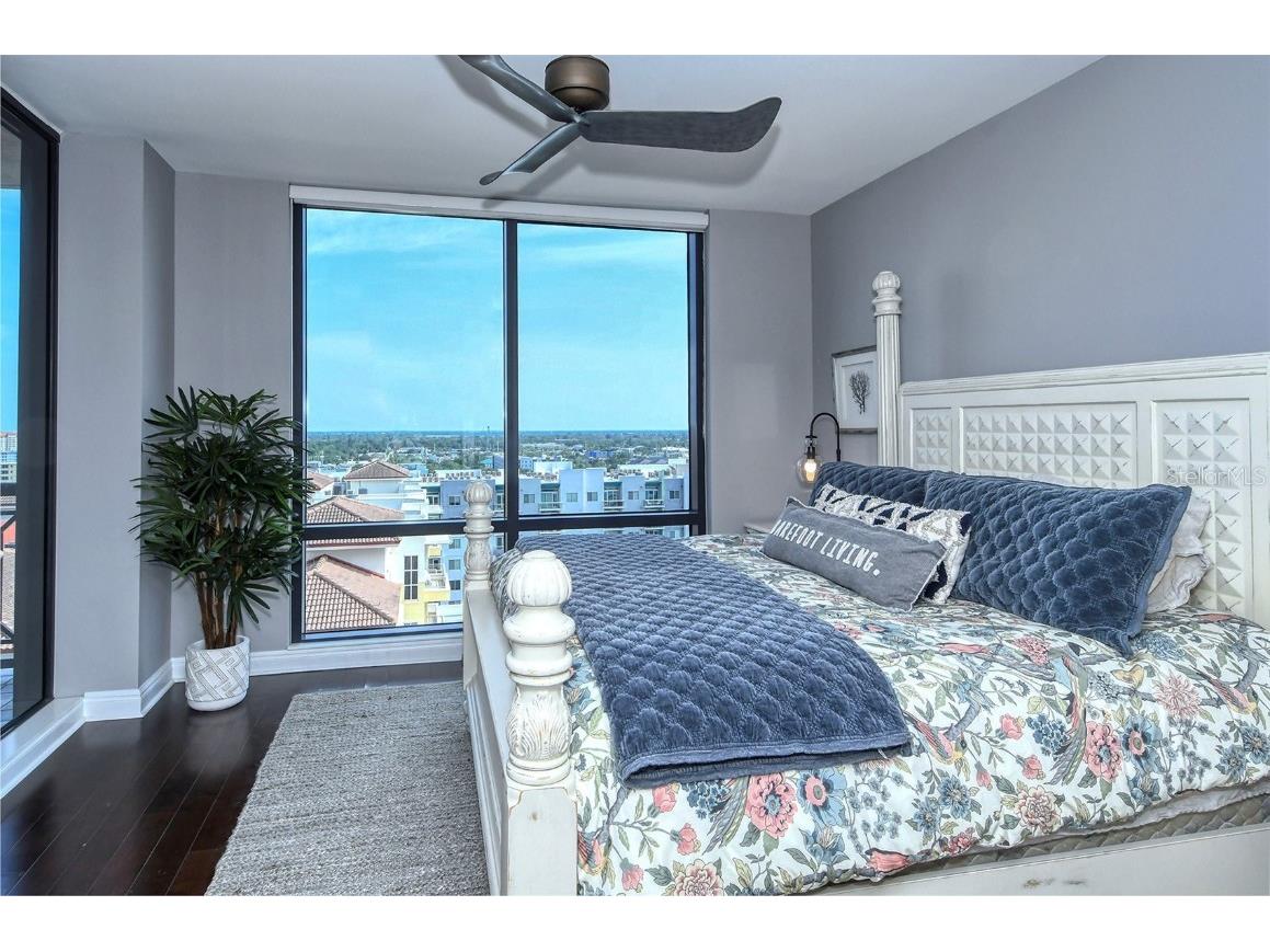 50 Central Avenue #14B Sarasota FL 34236 A4568847 image27