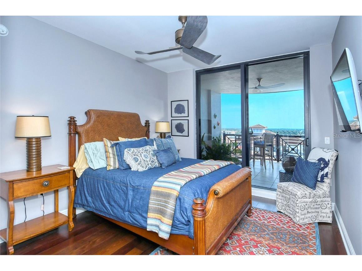 50 Central Avenue #14B Sarasota FL 34236 A4568847 image36