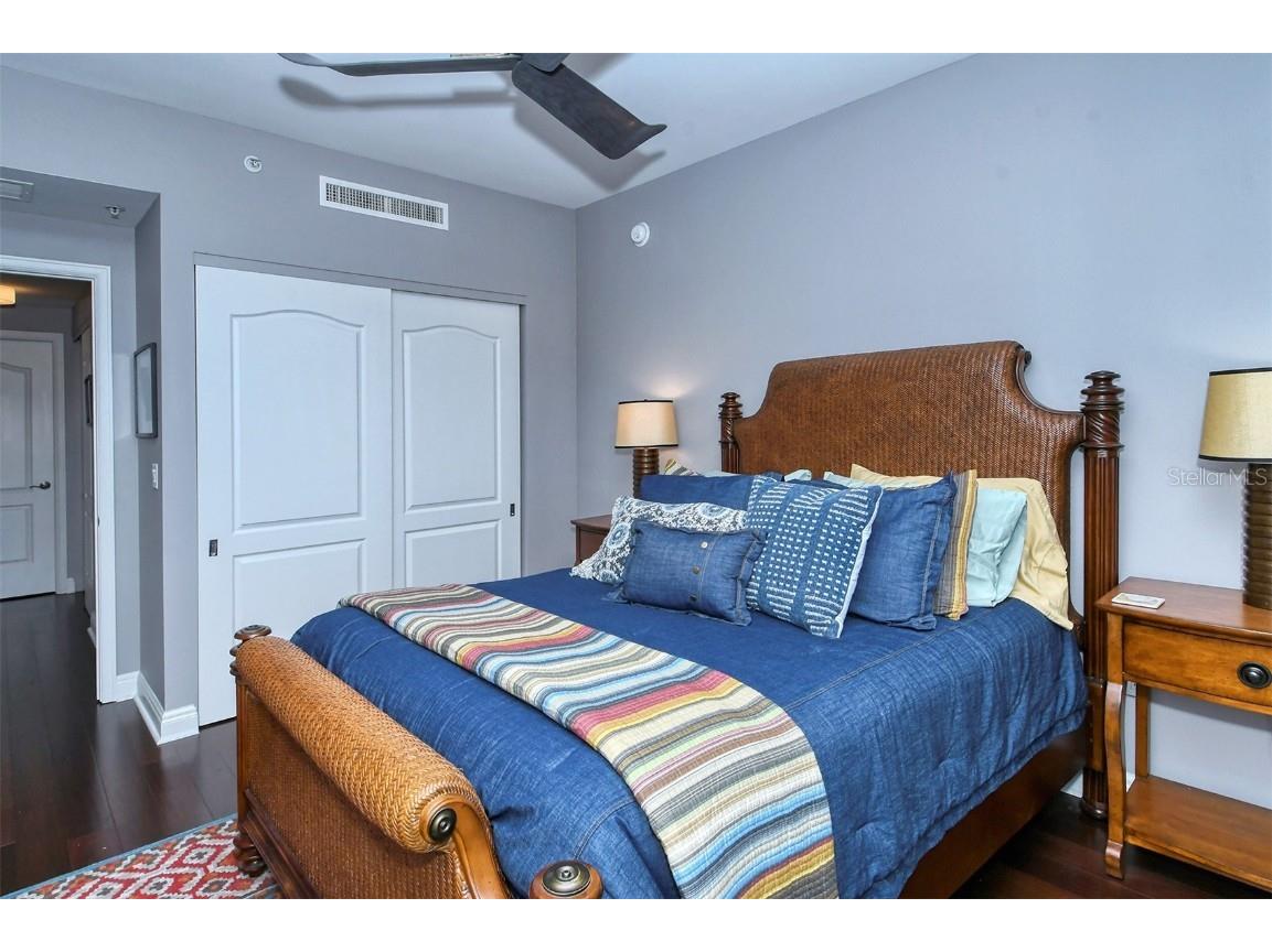 50 Central Avenue #14B Sarasota FL 34236 A4568847 image38