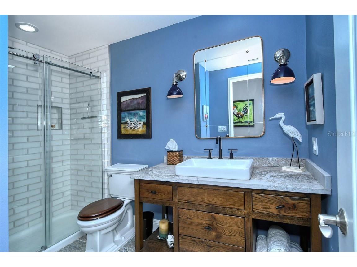 50 Central Avenue #14B Sarasota FL 34236 A4568847 image39