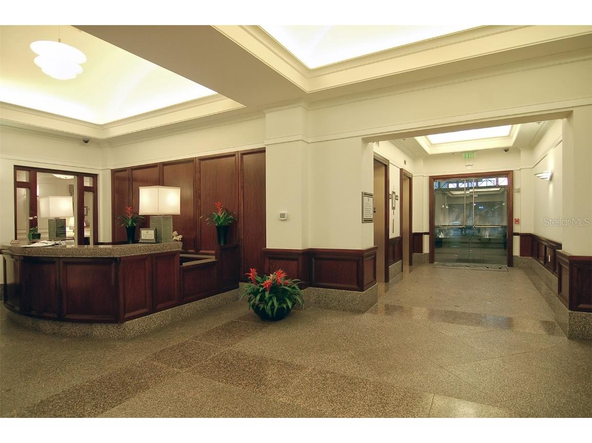 50 Central Avenue #14B Sarasota FL 34236 A4568847 image47