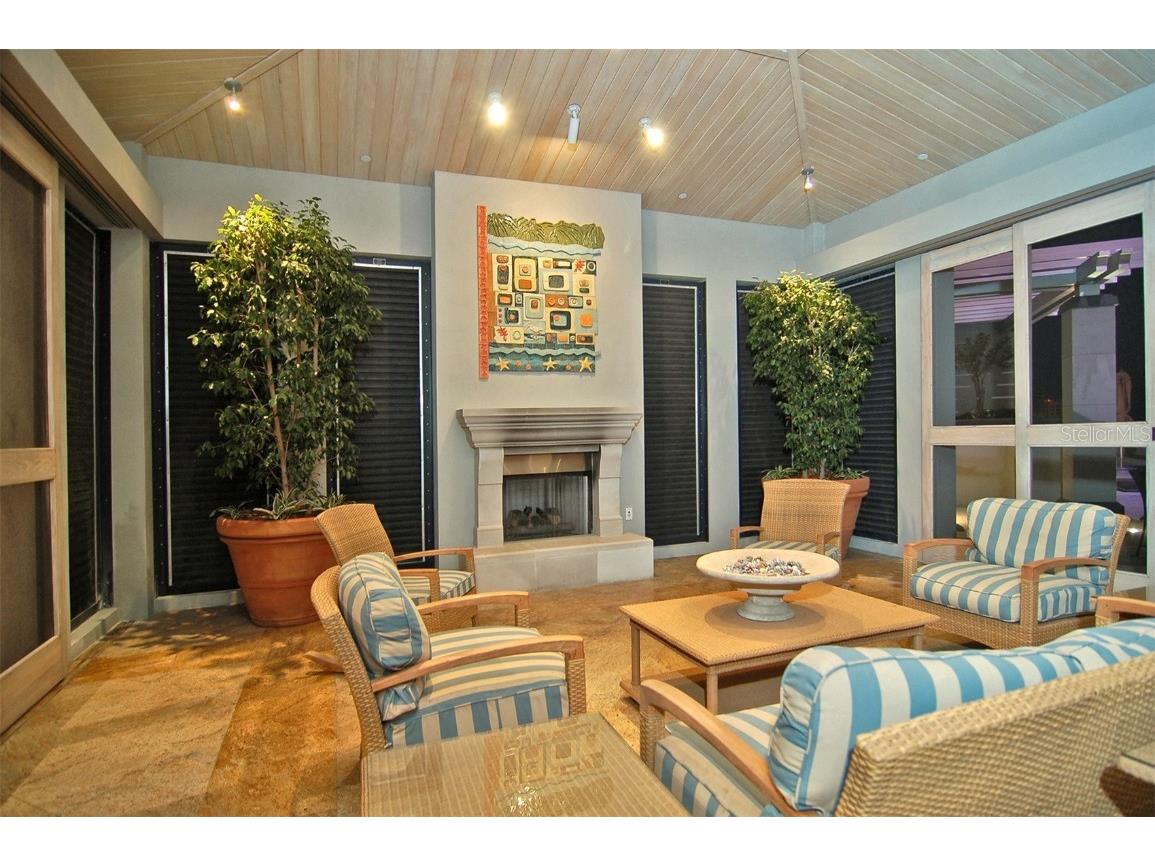 50 Central Avenue #14B Sarasota FL 34236 A4568847 image63