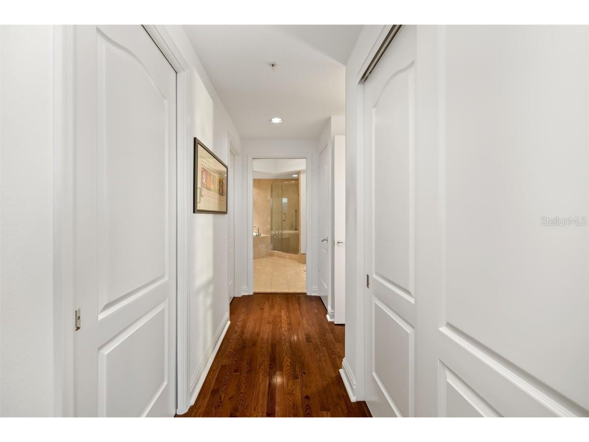 50 Central Avenue #14D Sarasota FL 34236 A4673299 image12