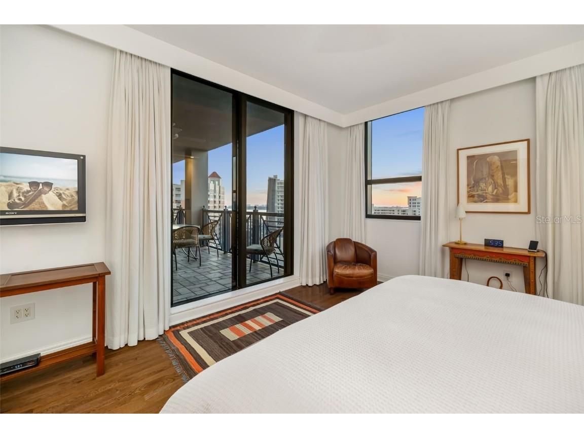 50 Central Avenue #14D Sarasota FL 34236 A4673299 image14