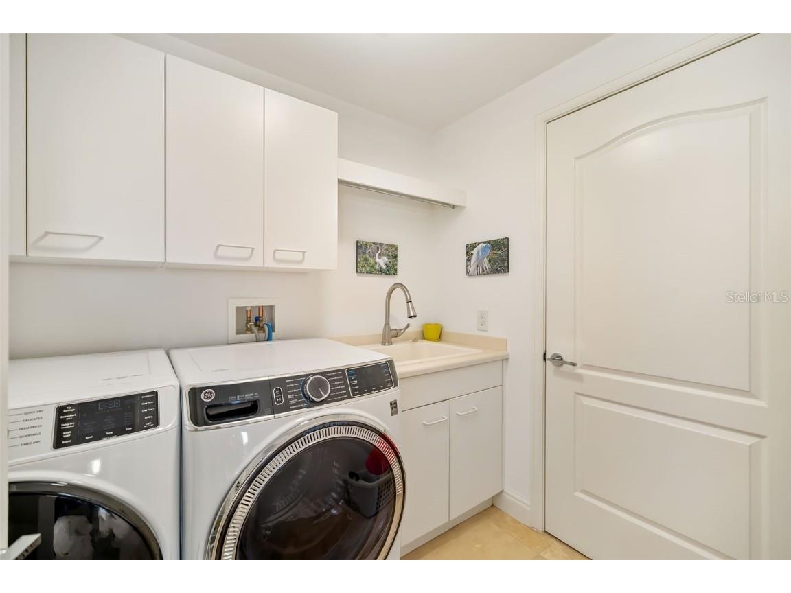 50 Central Avenue #14D Sarasota FL 34236 A4673299 image27