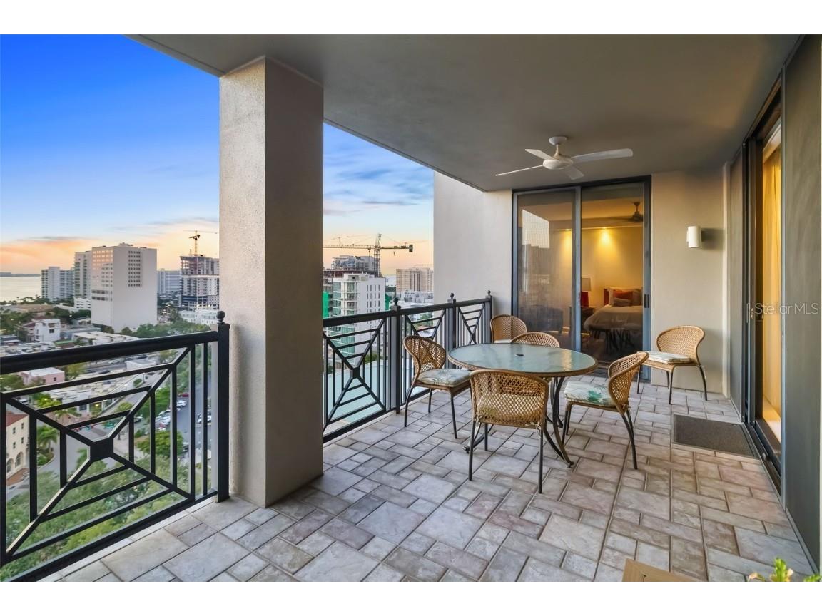 50 Central Avenue #14D Sarasota FL 34236 A4673299 image32