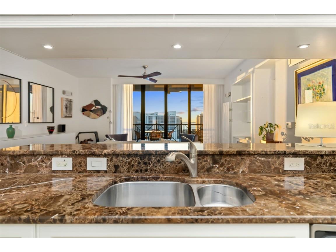 50 Central Avenue #14D Sarasota FL 34236 A4673299 image7