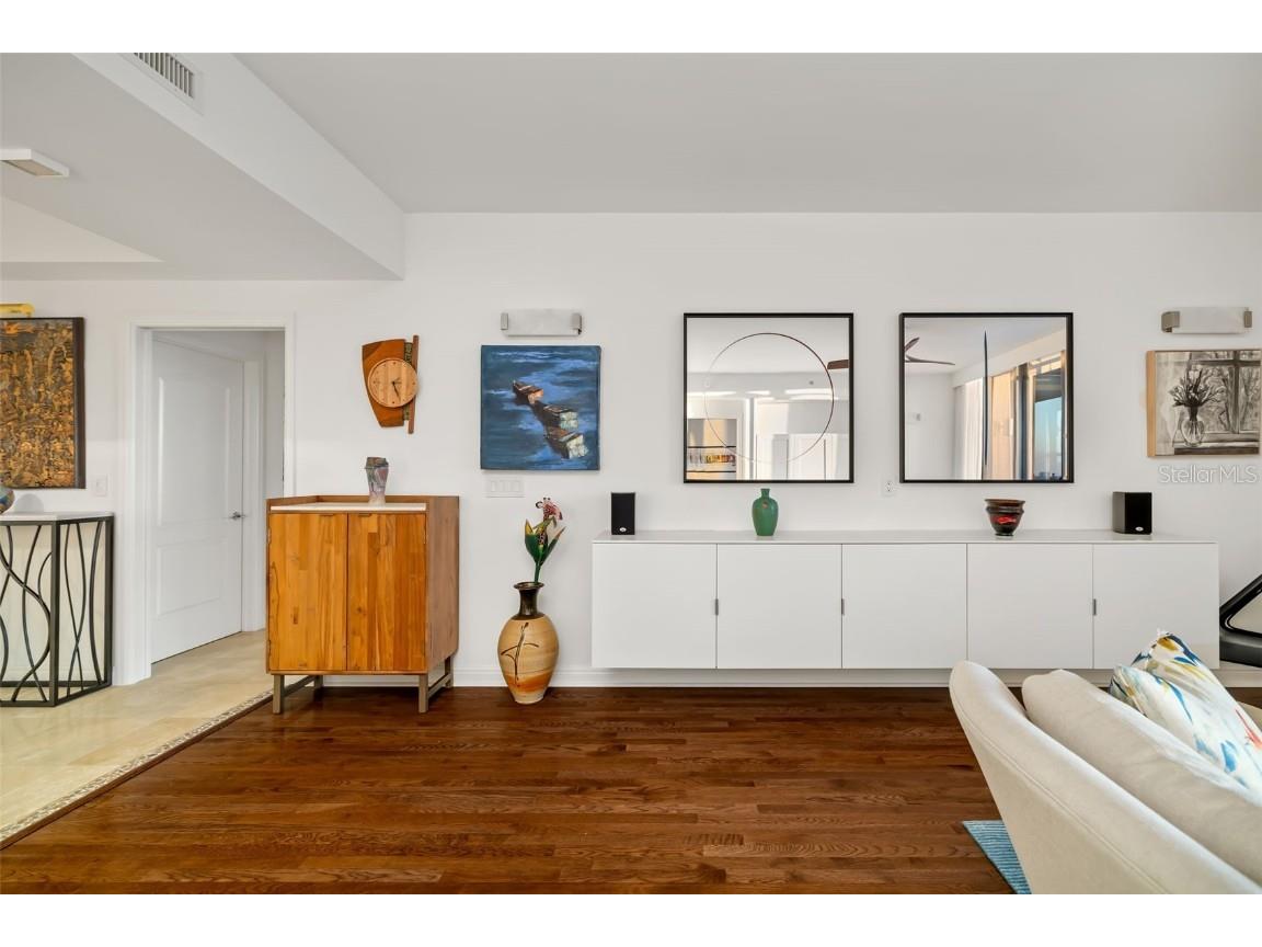 50 Central Avenue #14D Sarasota FL 34236 A4673299 image8