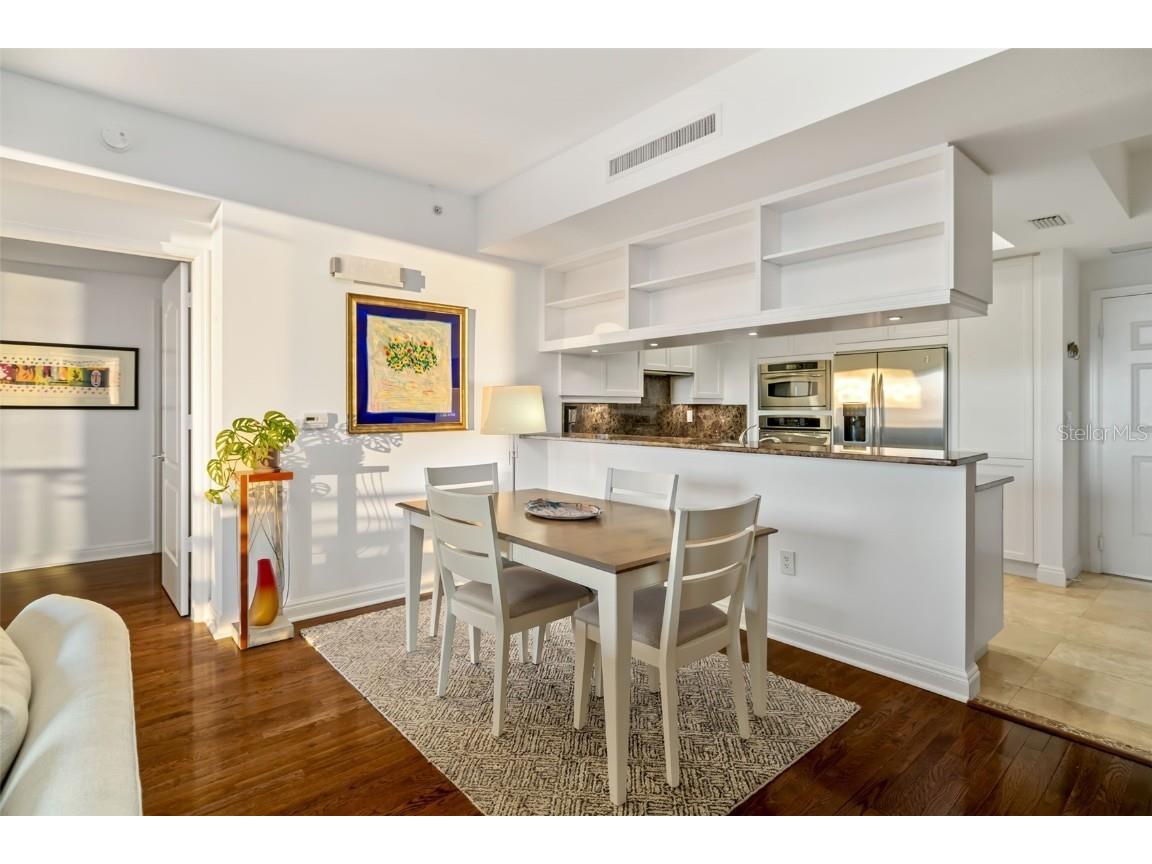 50 Central Avenue #14D Sarasota FL 34236 A4673299 image9