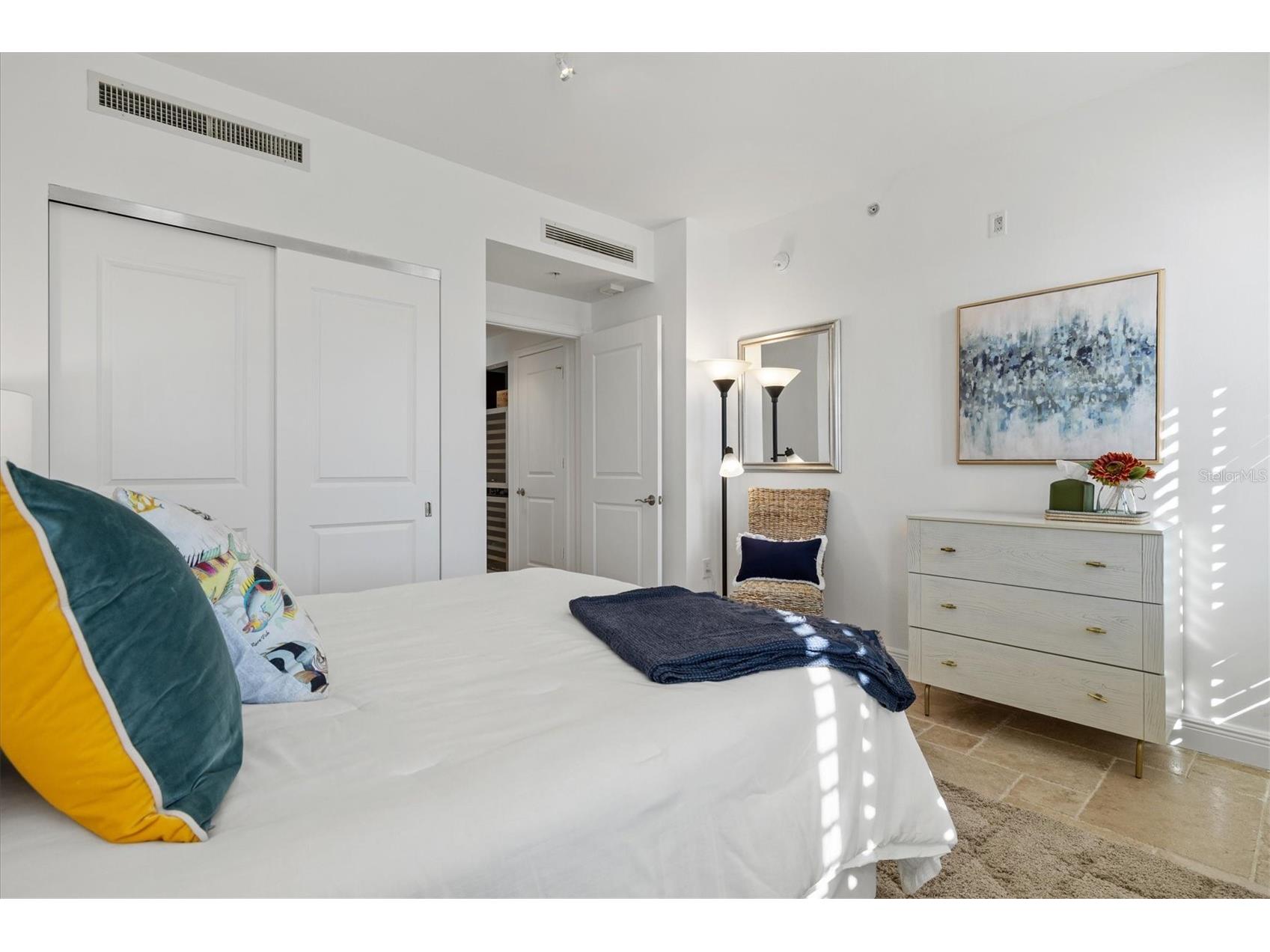 50 Central Avenue #15A Sarasota FL 34236 - SARASOTA BAY A4681474 image27