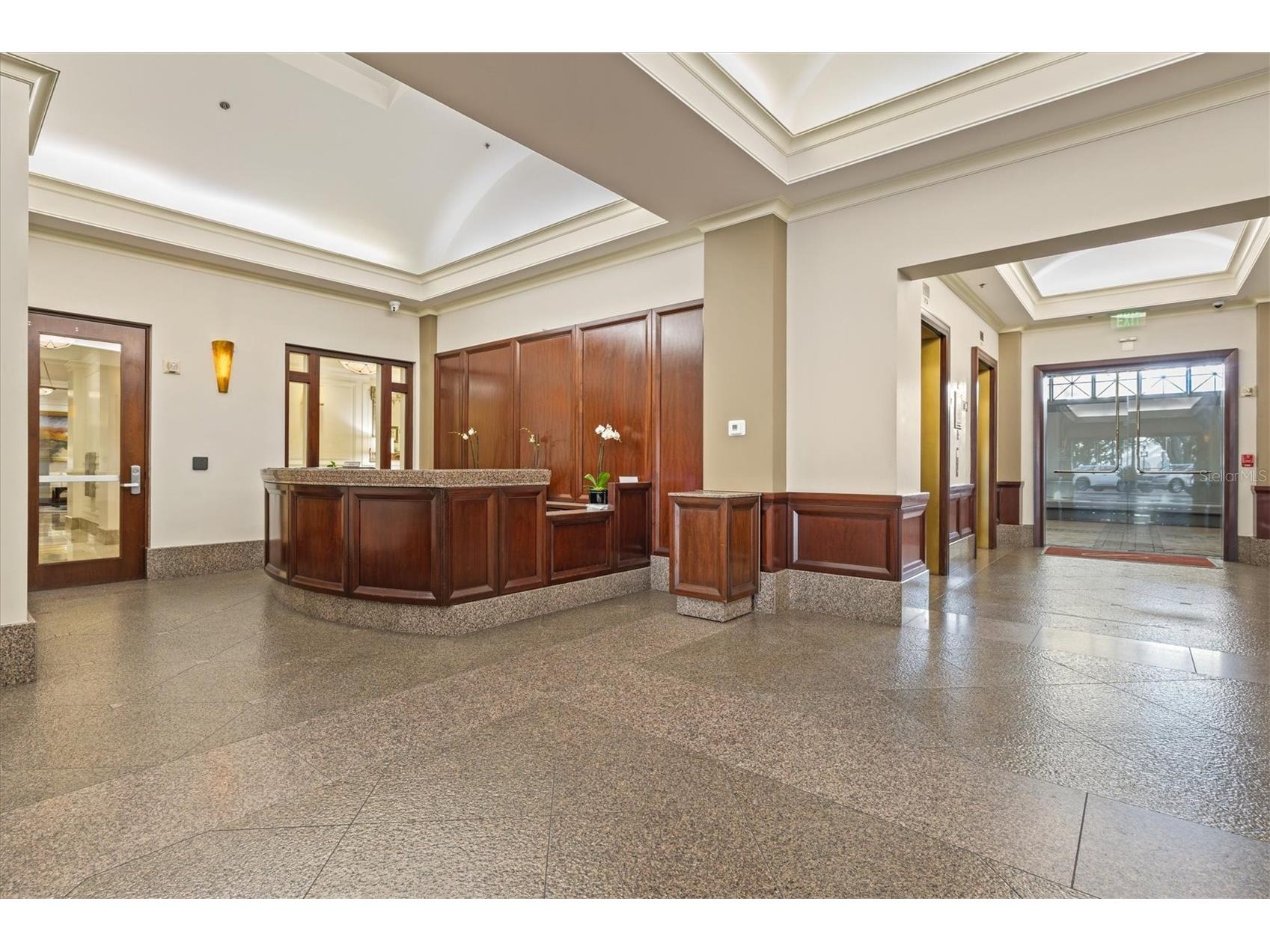 50 Central Avenue #15A Sarasota FL 34236 - SARASOTA BAY A4681474 image3