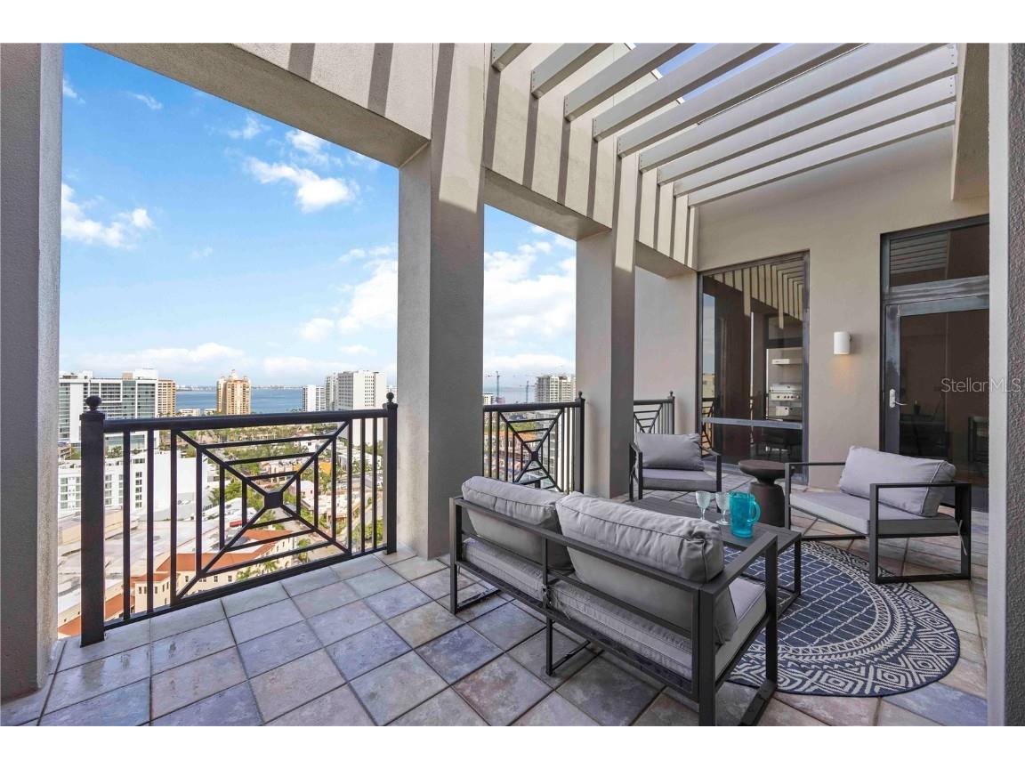 50 Central Avenue #17PHB Sarasota FL 34236 A4675046 image1