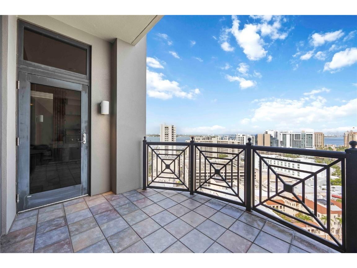 50 Central Avenue #17PHB Sarasota FL 34236 A4675046 image4