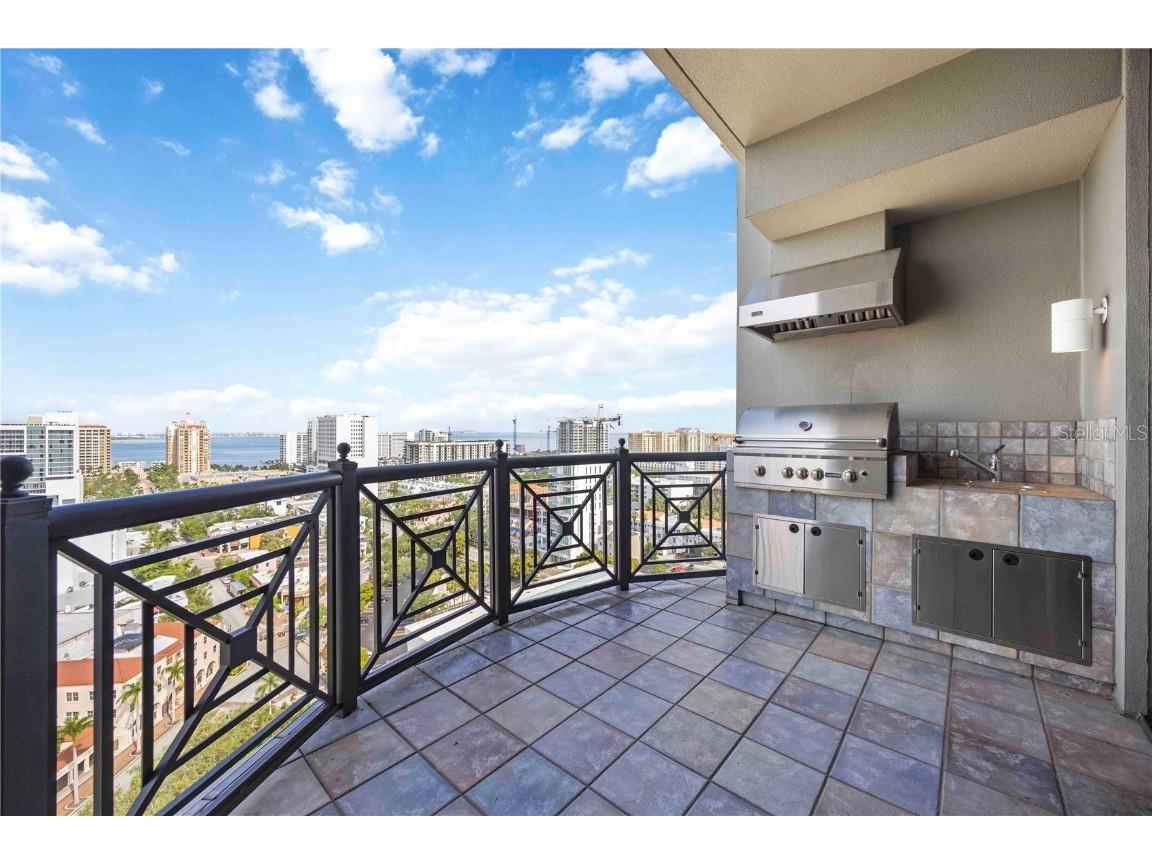 50 Central Avenue #17PHB Sarasota FL 34236 A4675046 image5