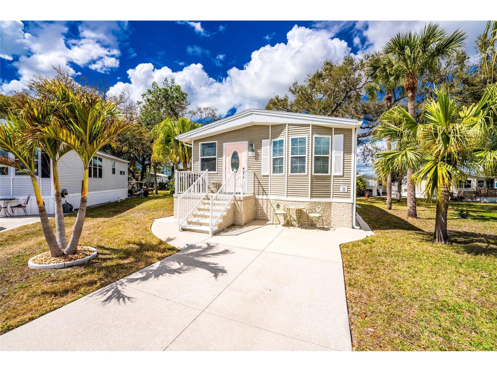 50 Crown Point Drive Nokomis FL 34275 N6143342 image1