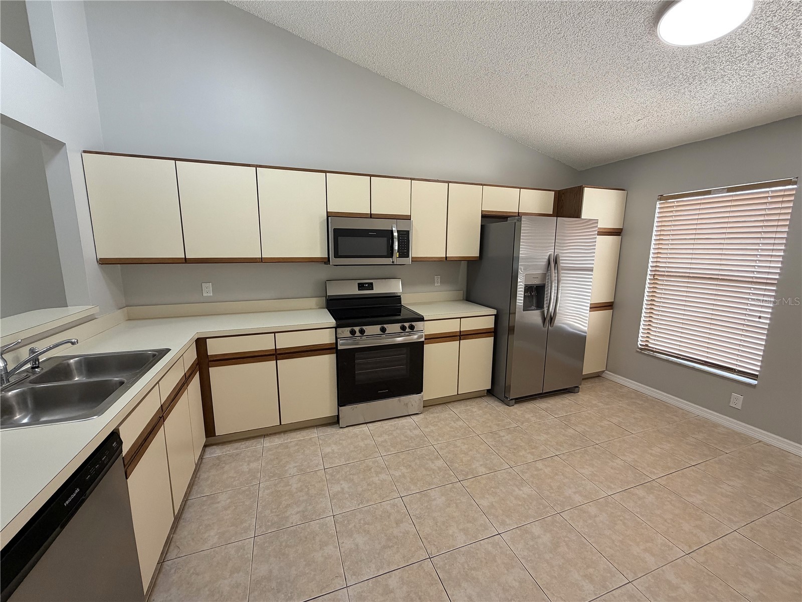 50 Lakepointe Circle Kissimmee FL 34743 O6401506 image28