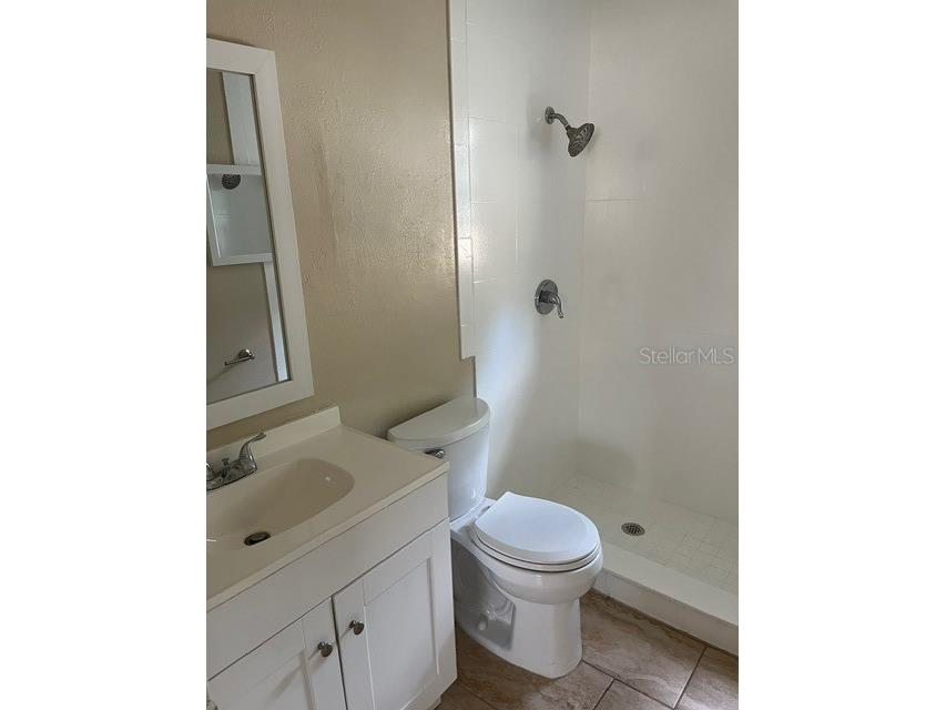 50 Midwest Parkway Sarasota FL 34232 A4684438 image13