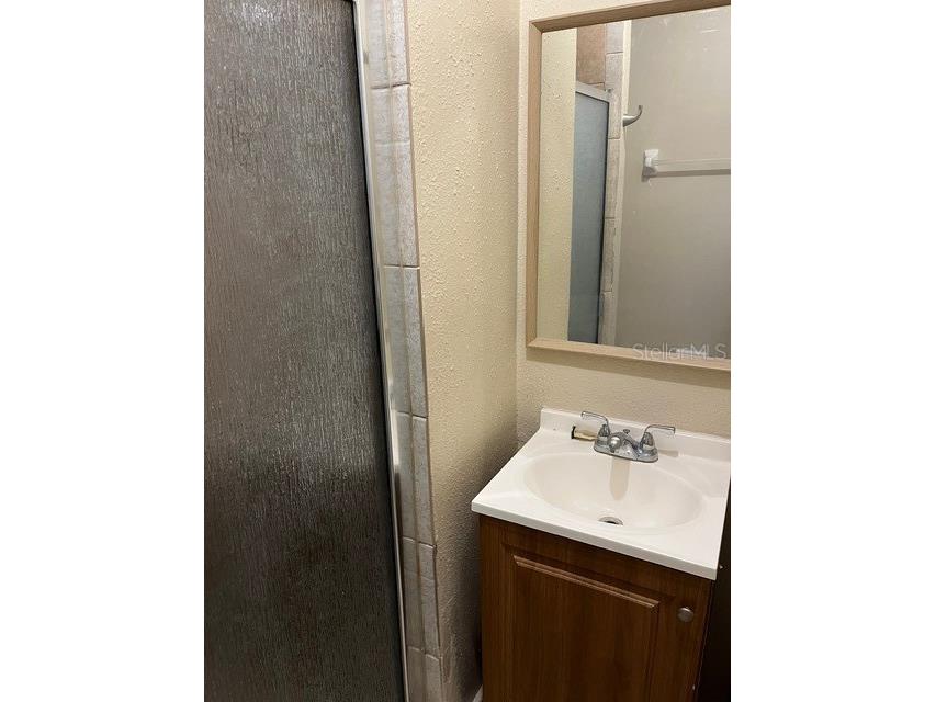 50 Midwest Parkway Sarasota FL 34232 A4684438 image14