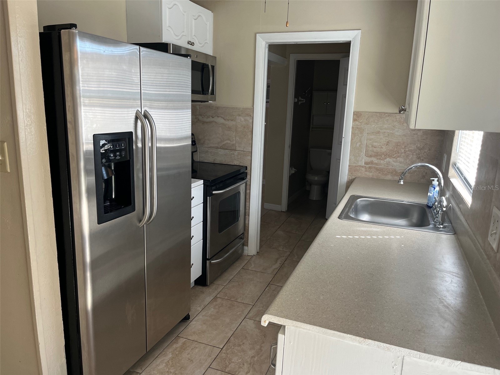 50 Midwest Parkway Sarasota FL 34232 A4684438 image6