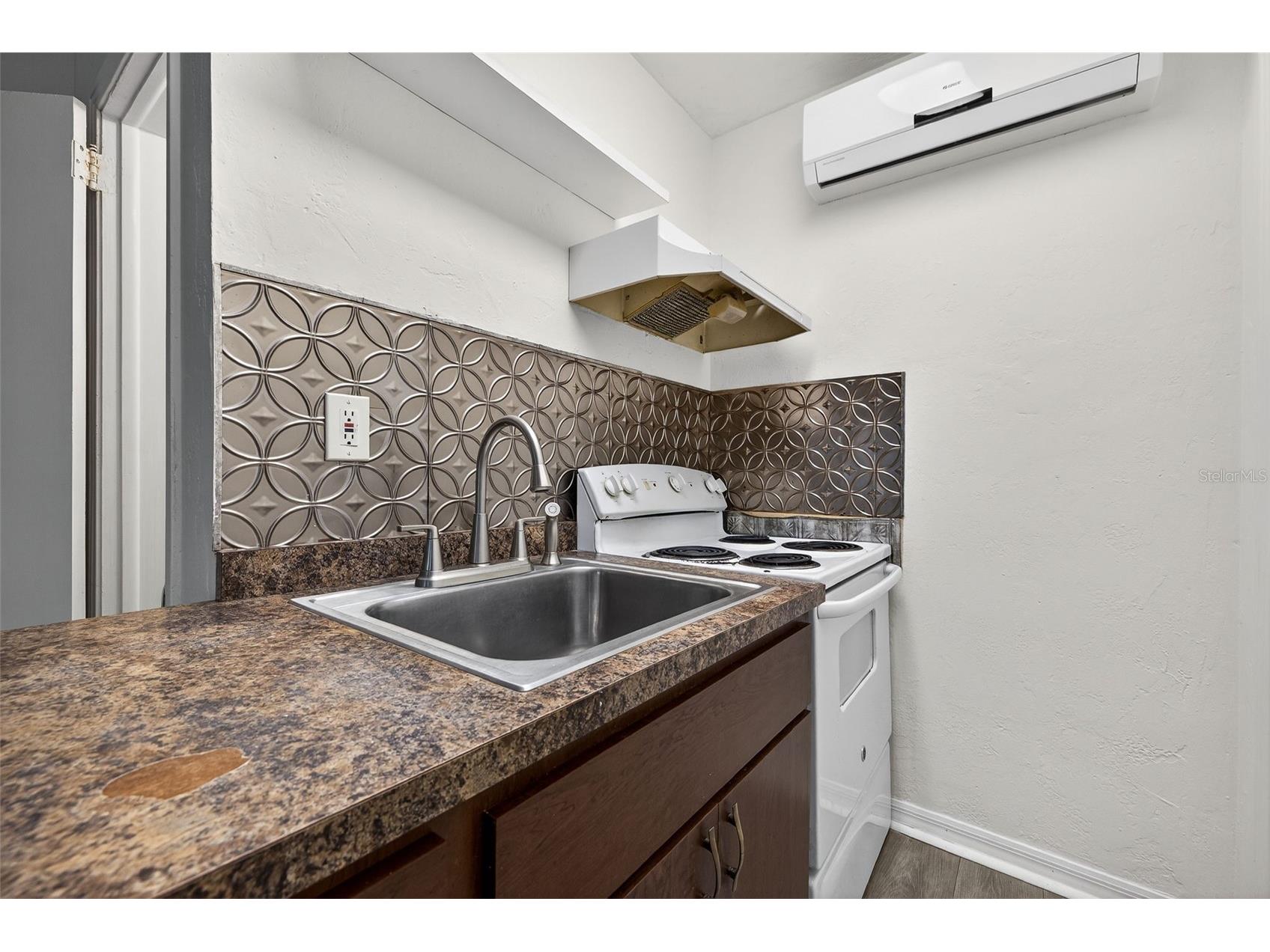 500 35th Avenue N Saint Petersburg FL 33704 TB8509385 image21