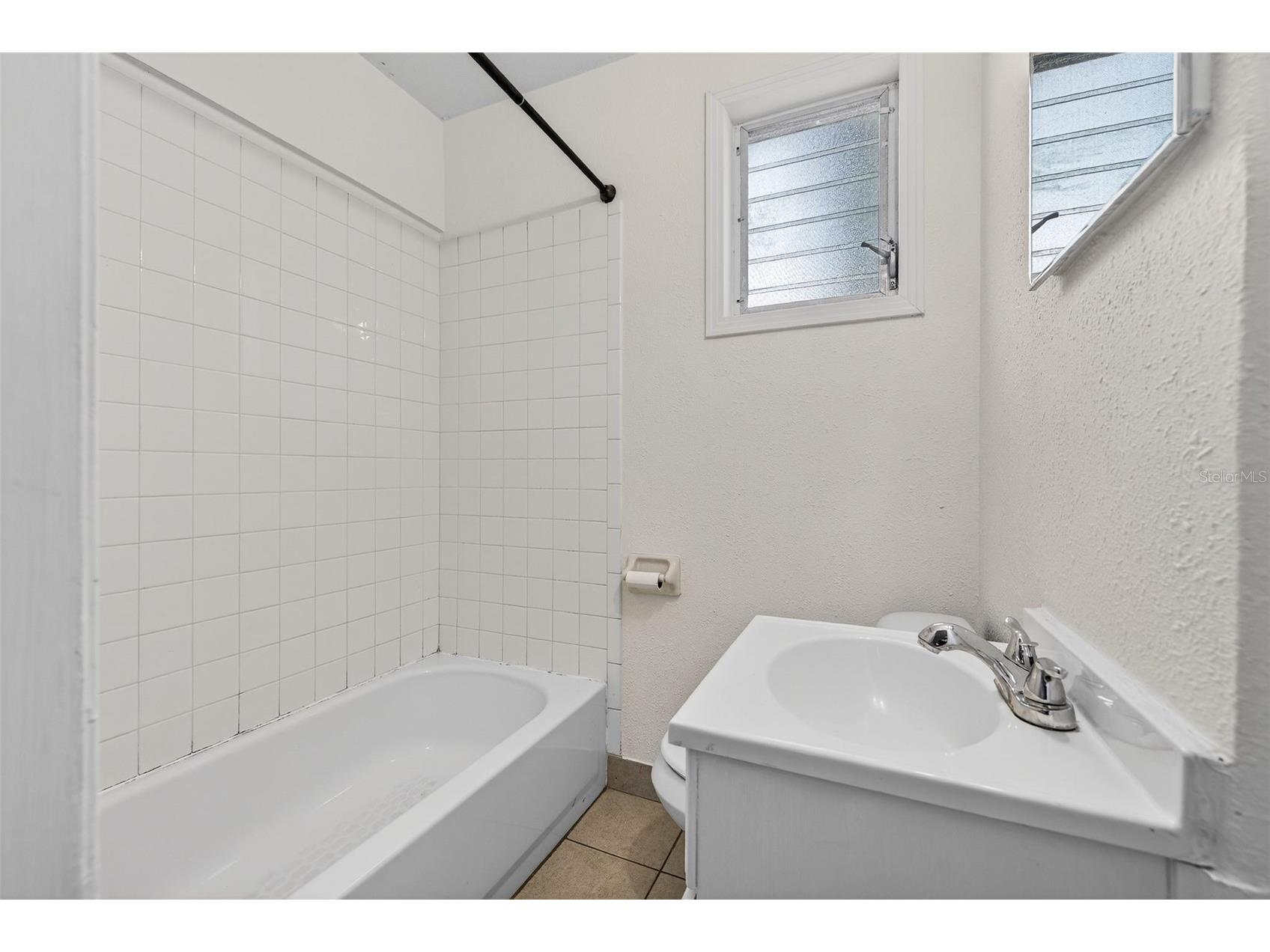 500 35th Avenue N Saint Petersburg FL 33704 TB8509385 image23