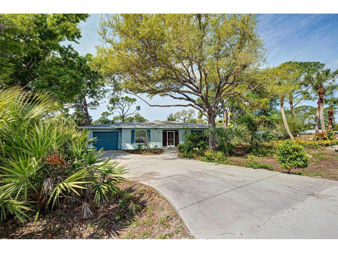 500 Artists Avenue Englewood FL 34223 D6135573 image1