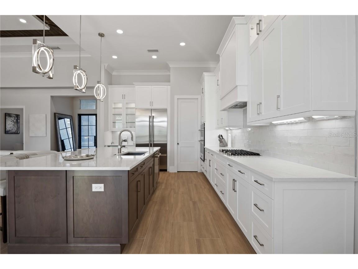 500 Blue Shell Loop Sarasota FL 34240 A4669351 image11