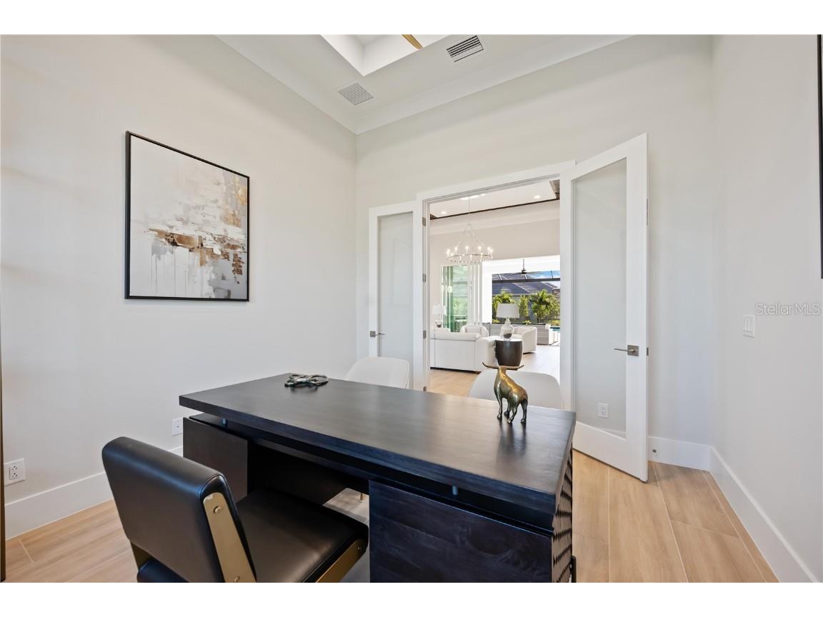 500 Blue Shell Loop Sarasota FL 34240 A4669351 image17