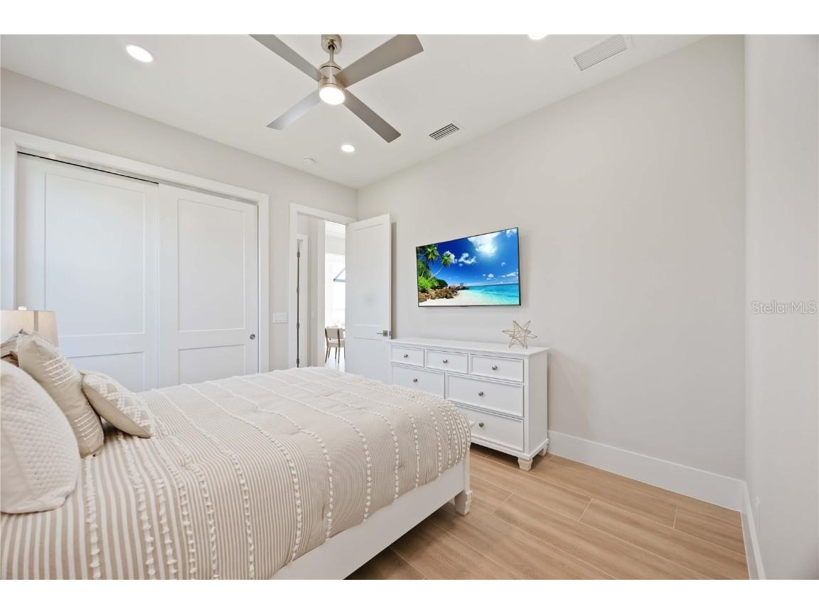 500 Blue Shell Loop Sarasota FL 34240 A4669351 image20