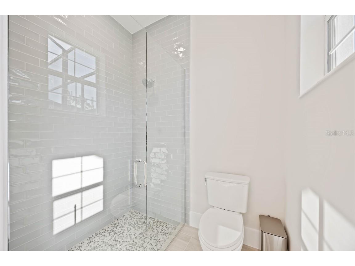 500 Blue Shell Loop Sarasota FL 34240 A4669351 image25