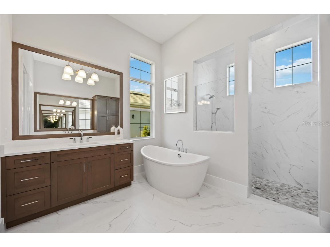 500 Blue Shell Loop Sarasota FL 34240 A4669351 image32