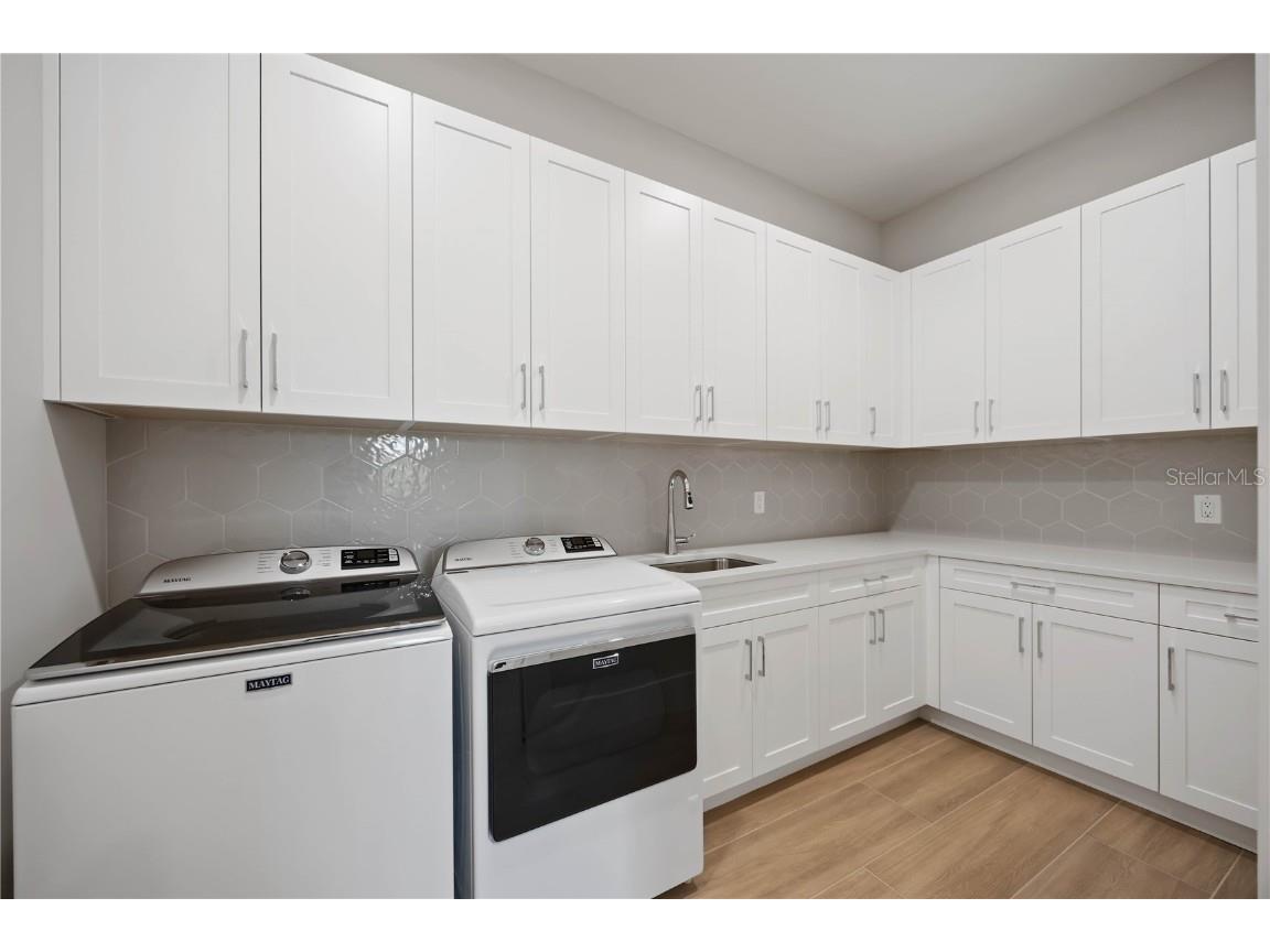 500 Blue Shell Loop Sarasota FL 34240 A4669351 image36