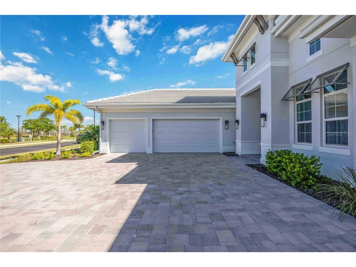 500 Blue Shell Loop Sarasota FL 34240 A4669351 image4