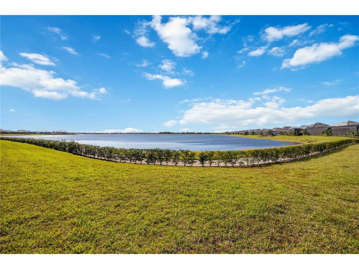 500 Blue Shell Loop Sarasota FL 34240 A4669351 image41