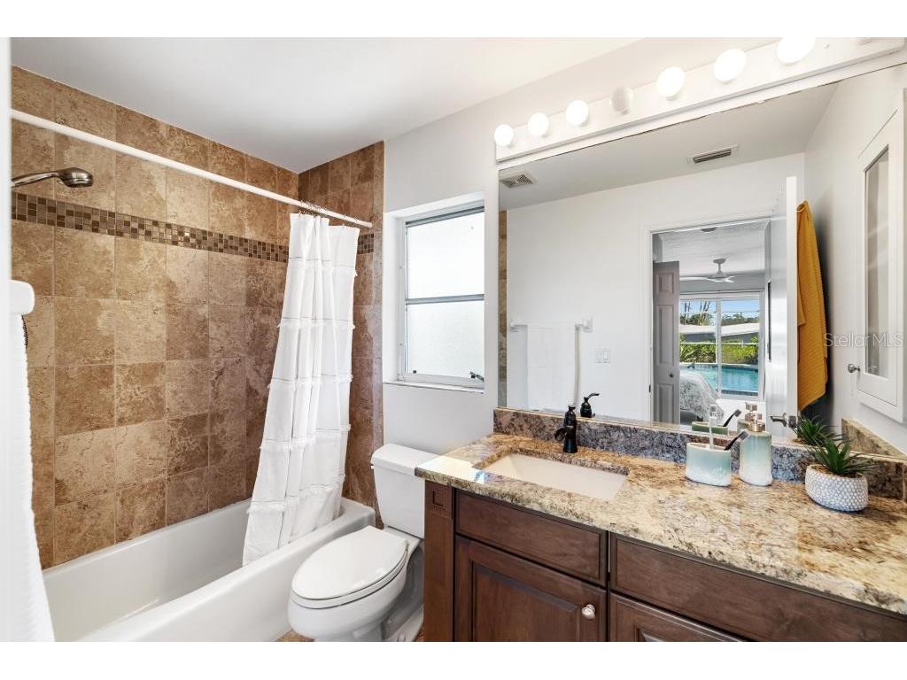 500 Dona Drive Nokomis FL 34275 A4669458 image39