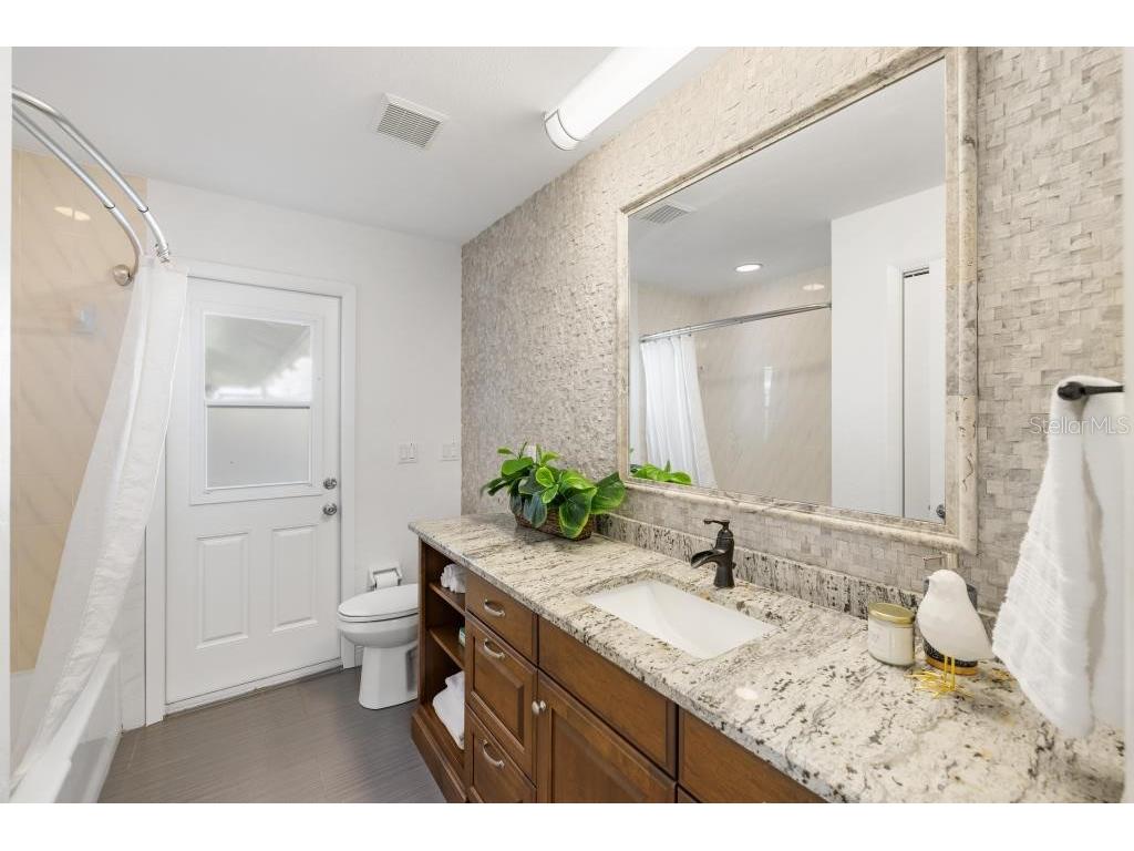 500 Dona Drive Nokomis FL 34275 A4669458 image42