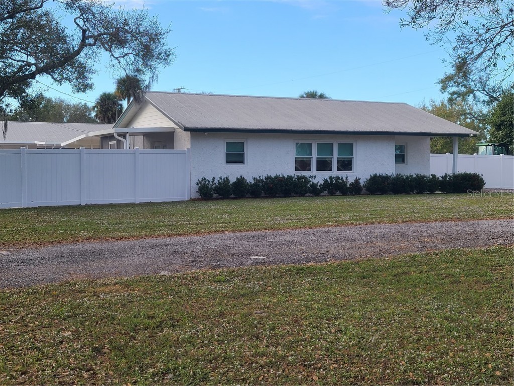 500 E Coker Road Fort Pierce FL 34945 TB8452727 image1