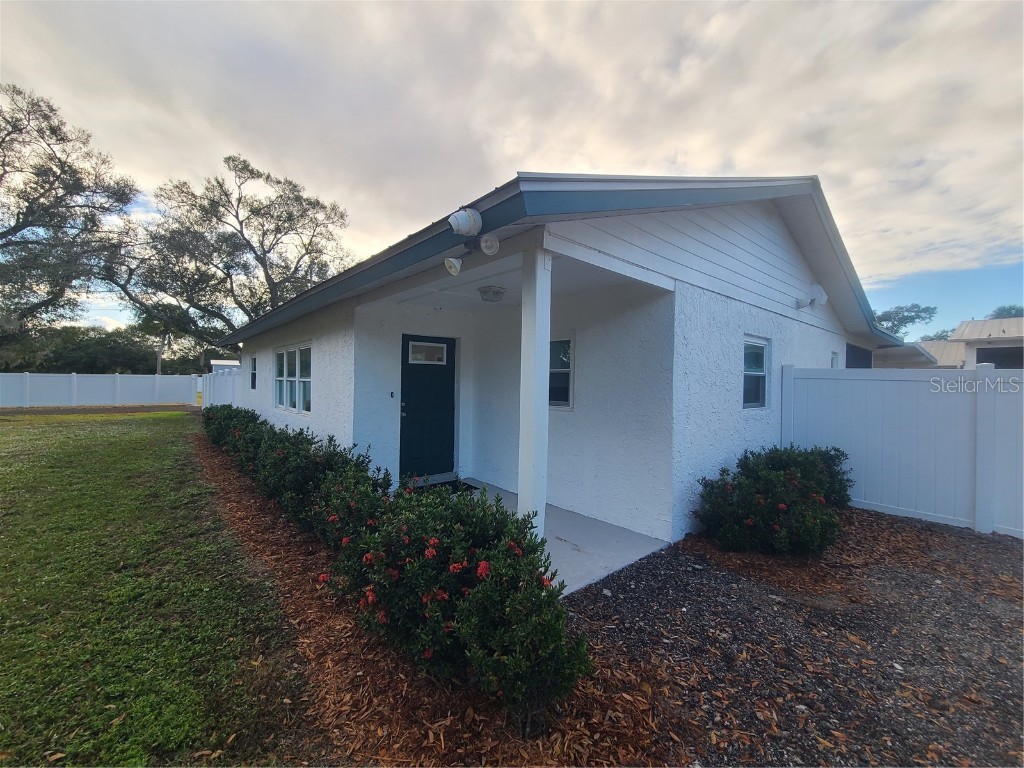 500 E Coker Road Fort Pierce FL 34945 TB8452727 image2