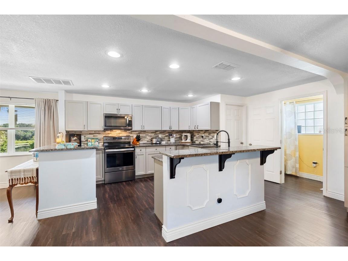 500 Forest Lake Drive Altamonte Springs FL 32714 V4944996 image4