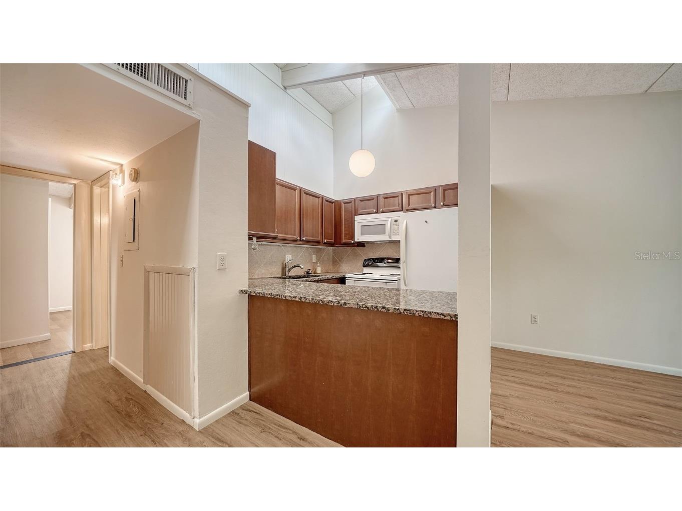 500 N Jefferson Avenue #B-5 Sarasota FL 34237 A4647638 image10