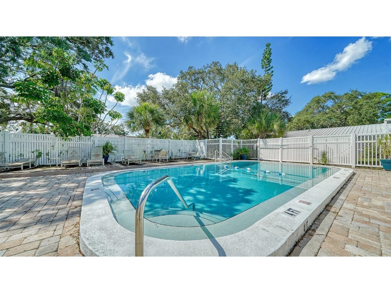 500 N Jefferson Avenue #B-5 Sarasota FL 34237 A4647638 image26