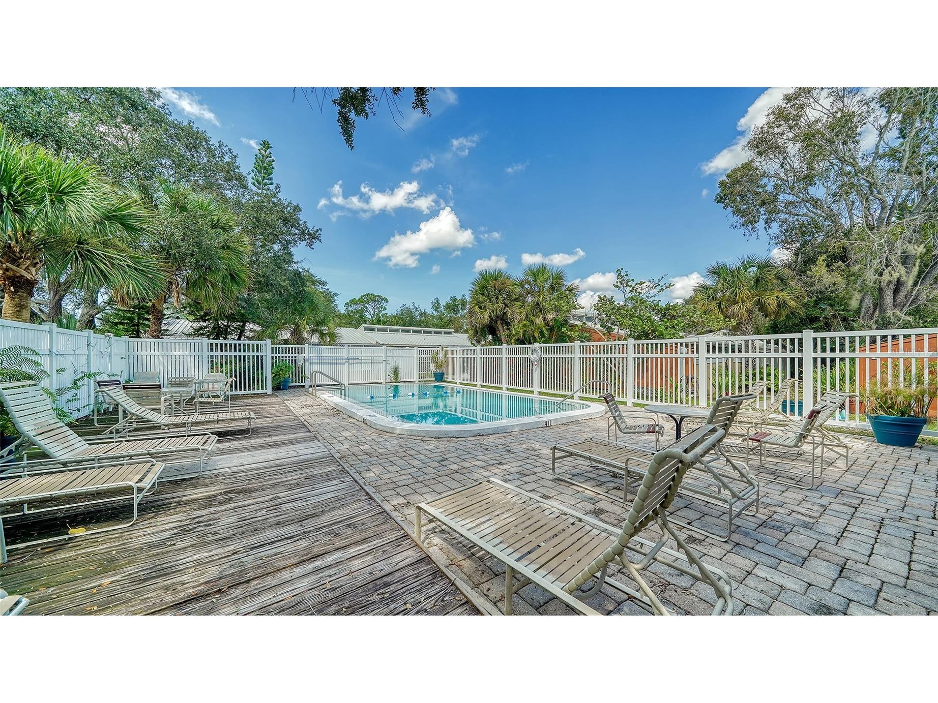 500 N Jefferson Avenue #B-5 Sarasota FL 34237 A4700881 image27