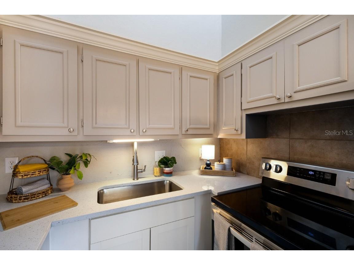 500 N Jefferson Avenue #H1 Sarasota FL 34237 A4658609 image13