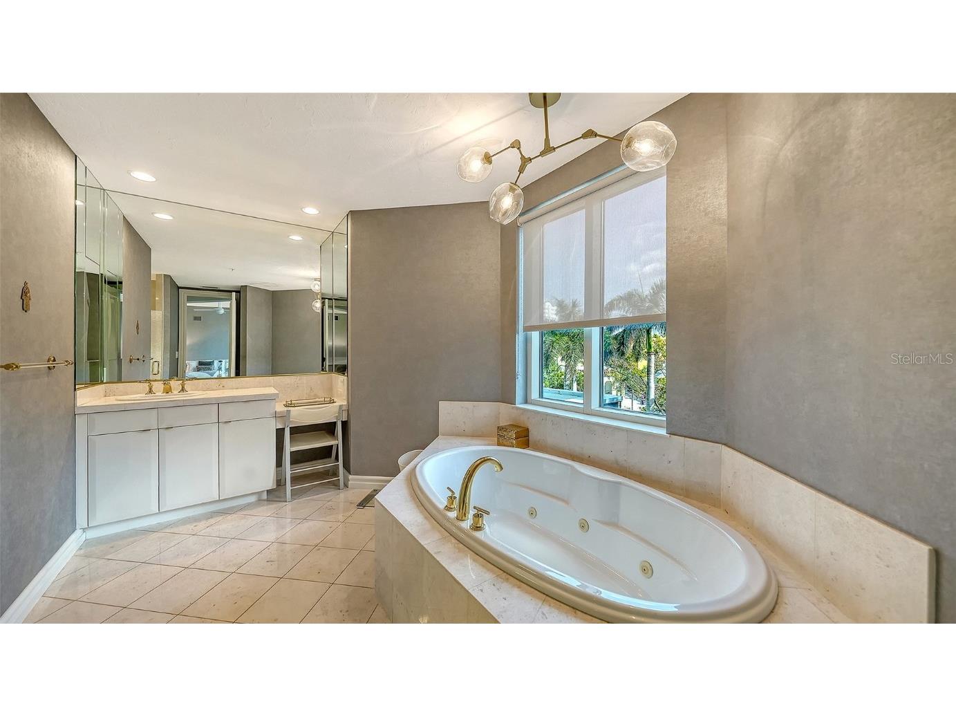 500 S Palm Avenue #31 Sarasota FL 34236 A4671352 image40