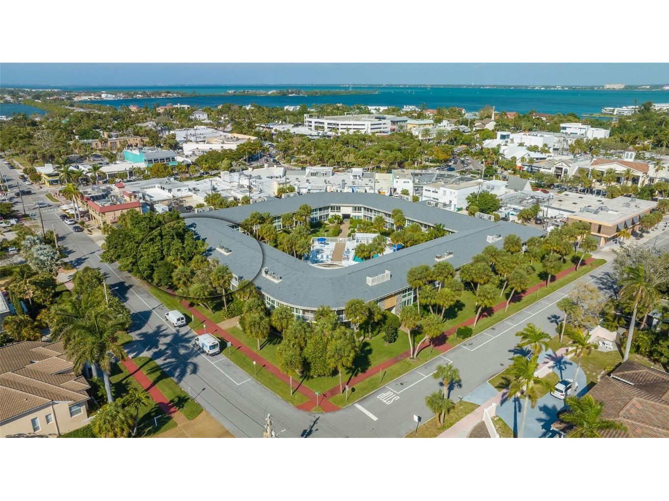 500 S Washington Drive #11A Sarasota FL 34236 A4568411 image1