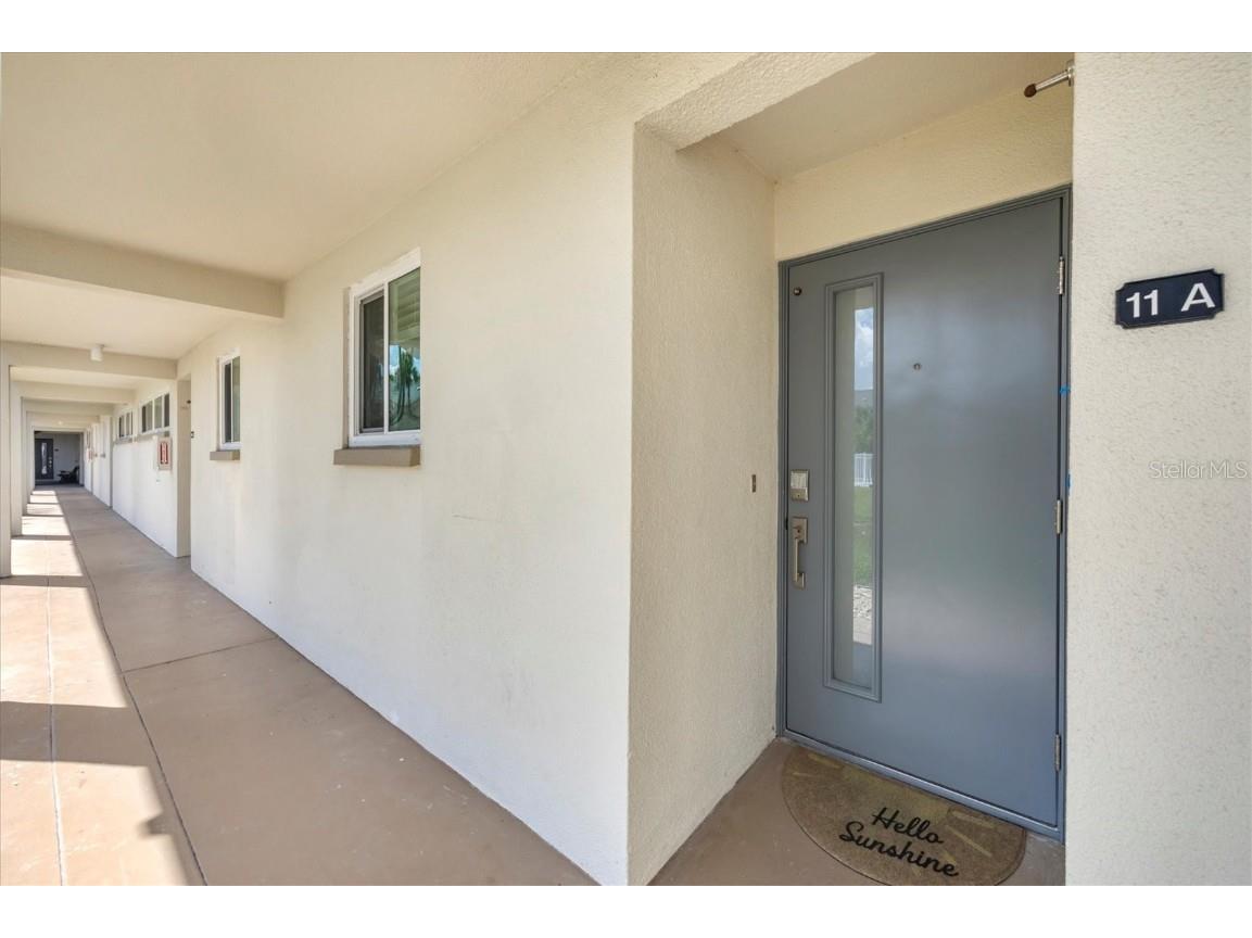 500 S Washington Drive #11A Sarasota FL 34236 A4661365 image1