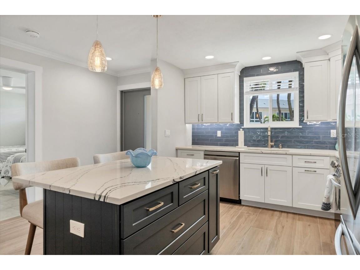 500 S Washington Drive #11A Sarasota FL 34236 A4661365 image11